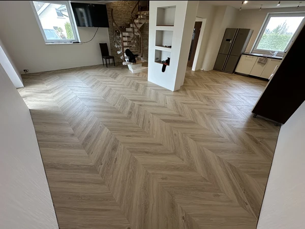 Profesionalus parketo ir laminato klojimas visoje Lietuvoje