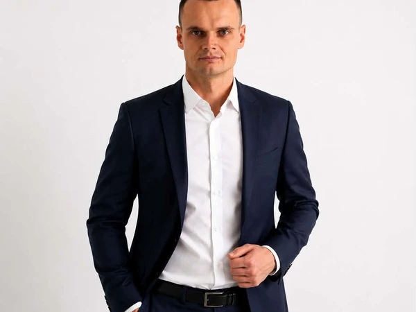Patyr?s NT brokeris garantuoja 10% didesn? kain?||Parduokite but? grei?iau ir brangiau su brokeriu||Profesionalus NT pardavimas Jonavoje ir Ukmerg?je||NT brokeris Renatas – greitas ir pelningas sandoris||Parduokite nam? ar sklyp? už aukš?iausi? kain?