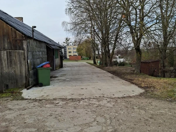 Puiki lokacija netoli stotelės ir prekybos centrų