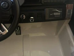 Dvivietis elektromobilis