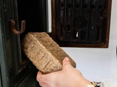 **Kietas kuras šiltiems namams**