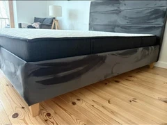 Parduodama puiki dvigulė lova su patalynės dėže