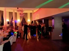 Renginių vedėjas + DJ su visa garso ir šviesos technika!