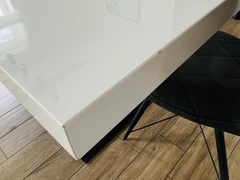 Valgomasis stalas 220x100 su 8 kėdėmis. 