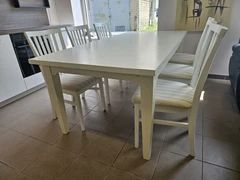 Valgomojo stalas su 6 kėdėmis