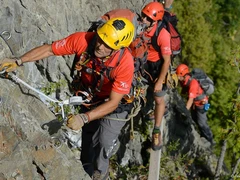 Via Ferrata įrangos nuoma - apraišai, savisaugos, šalmai www.turistinesprekes.lt