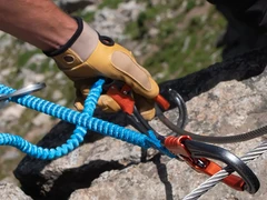 Via Ferrata įrangos nuoma - apraišai, savisaugos, šalmai www.turistinesprekes.lt